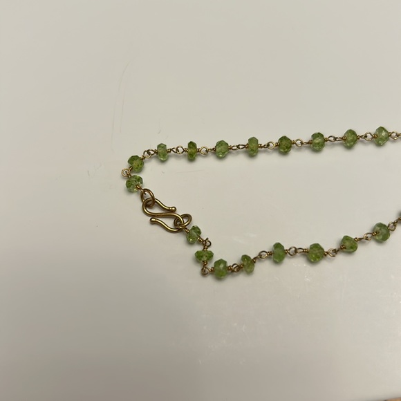 Green/Gold Beaded Necklace - Picture 3 of 3